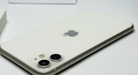 Mint
													Apple iPhone 11 - Unlocked, White, 64 GB, A2111, photo 3 of 5