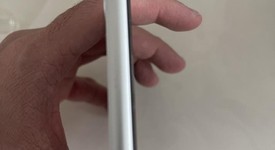 Good
													Apple iPhone SE 2nd Gen 2020 - Unlocked, White, 128 GB, A2275, photo 4 of 8