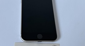 Good
													Apple iPhone SE 3rd Gen 2022 - Unlocked, Starlight, 64 GB, A2595, photo 2 of 8