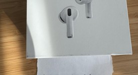 New
													Apple AirPods Pro 3, photo 3 of 3