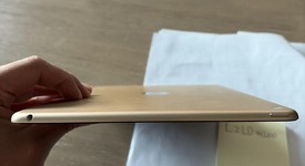 Mint
													Apple iPad Air 2 - Wi-Fi, Gold, 16 GB, photo 5 of 5