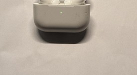 Used
													Apple AirPods Pro 2 - Lightning, photo 2 of 13