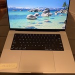 Good MacBook Pro 2021 - 16 inch - 512 GB, Silver, 16 GB, Apple M1 Pro 10-core
