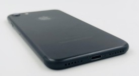 Good
													Apple iPhone 7 - Verizon, Black, 32 GB, A1660, photo 5 of 5