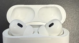 Used
													Apple AirPods Pro 2 - Lightning, photo 2 of 4