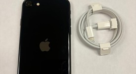 Mint
													Apple iPhone SE 3rd Gen 2022 - Unlocked, Midnight, 64 GB, A2595, photo 2 of 9