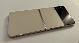 Mint
													Samsung Galaxy Z Flip4 5G - Verizon, Rose Gold, 128 GB, 8 GB, SM-F721U, photo 4 of 9