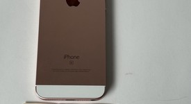 Good
													Apple iPhone SE 1st Gen 2016 - Unlocked, Rose Gold, 64 GB, A1662, photo 4 of 8
