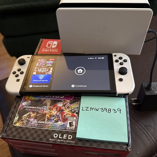 Nintendo Switch - OLED - 64 GB, White