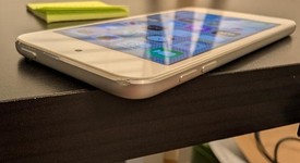 Good
													Apple iPod Touch 6th Gen - Wi-Fi, Silver, 16 GB, photo 3 of 5