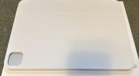 Used
													Apple Magic Keyboard for iPad Pro - White, photo 1 of 3