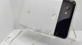 Good
													Google Pixel 2 XL - Unlocked, Black & White, 128 GB, Google Edition, photo 2 of 5