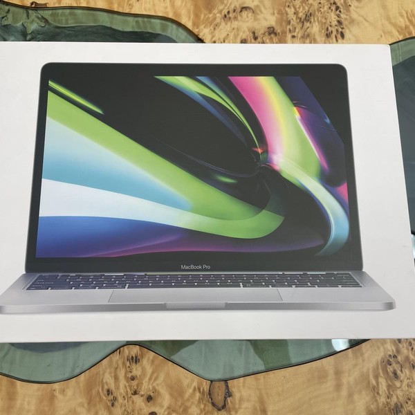 MacBook Pro 2022 - 13 inch - 256 GB, Gray, 8 GB, Apple M2