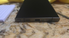 Mint
													Samsung Galaxy S24 Ultra - Unlocked Non-US, Black, 512 GB, 12 GB, SM-S928W, photo 4 of 9