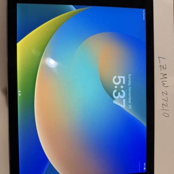 Apple iPad Pro 9.7 inch - AT&T, 128 GB, Gray, A1674