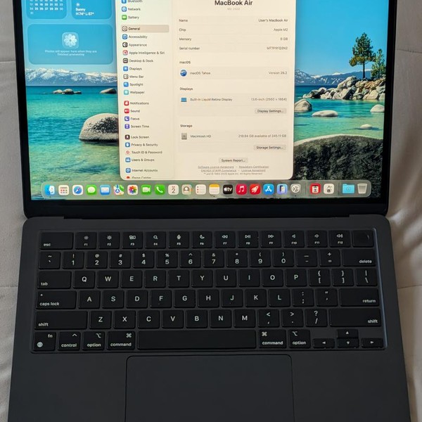 MacBook Air 2022 (M2) - 13 inch - 256 GB, Midnight, 8 GB, Apple M2