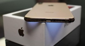 Mint
													Apple iPhone Xs Max - Verizon, Gold, 256 GB, A1921, photo 2 of 10