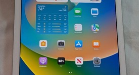 Good
													Apple iPad 5th Gen - Wi-Fi, Silver, 32 GB, A1822, photo 1 of 4