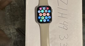 Mint
													Apple Watch Series 8 45mm - Unlocked, Starlight, A2774 - Cellular, Aluminum, photo 5 of 19