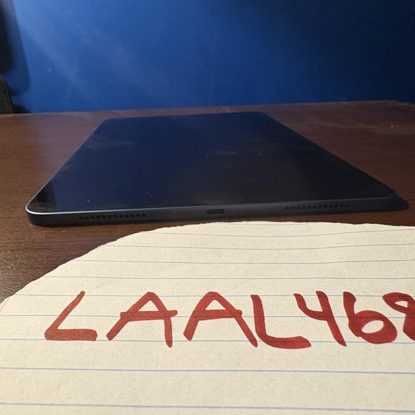 Apple iPad Air 5th Gen - Wi-Fi, 64 GB, Blue, A2588