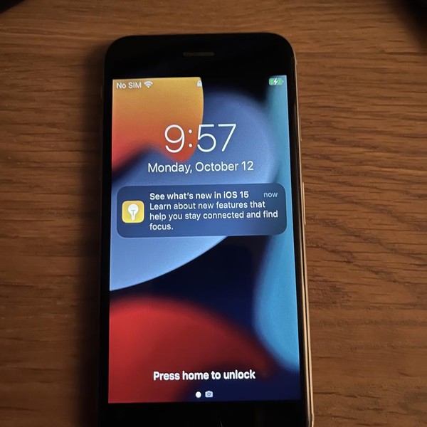 Apple iPhone 6S - Unlocked, 32 GB, Silver, A1633