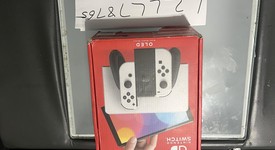 Mint
													Nintendo Switch - OLED - White, 64 GB, photo 3 of 12