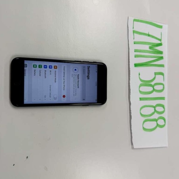 Apple iPhone SE 3rd Gen 2022 - Unlocked, 64 GB, Midnight, A2595