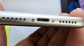 Fair
													Apple iPhone 11 - Unlocked, White, 128 GB, A2111, photo 3 of 8