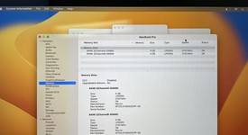 Good
													MacBook Pro 2018 (With Touch Bar) - 13" - I7, Silver, 512 GB, 8 GB, photo 3 of 10