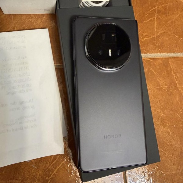 Honor Magic V5 - Unlocked Non-US, Black, 512 GB, 16 GB