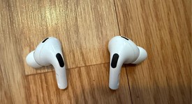 Used
													Apple AirPods Pro 2 - Lightning, photo 4 of 5