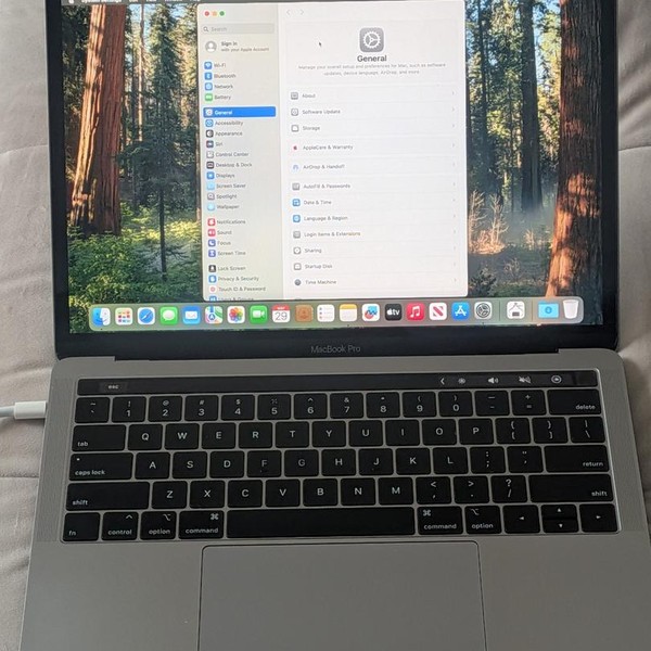 MacBook Pro 2019 - 13 inch - 128 GB, Gray, 16 GB, Intel Core i5