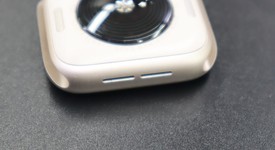 Fair
													Apple Watch SE 2nd Gen 40mm - Unlocked, Starlight, A2726 - Cellular, Aluminum, photo 5 of 8