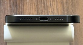 Good
													Apple iPhone 16 Pro Max - Unlocked, Black, 256 GB, A3084, photo 5 of 8