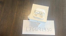 Used
													Apple AirPods Pro 2nd Gen - USB-C, photo 3 of 10