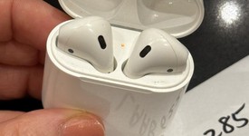Used
													Apple AirPods 1st Gen - Lightning Case, photo 3 of 4