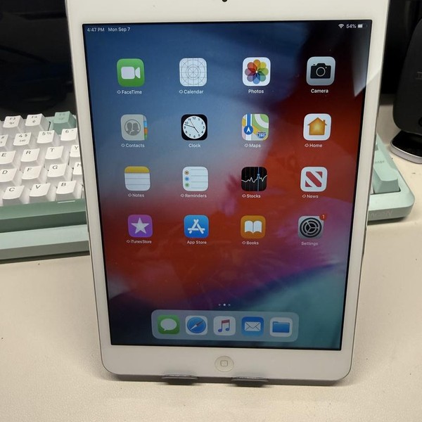Apple iPad Mini 2 Retina - Wi-Fi, 16 GB, White