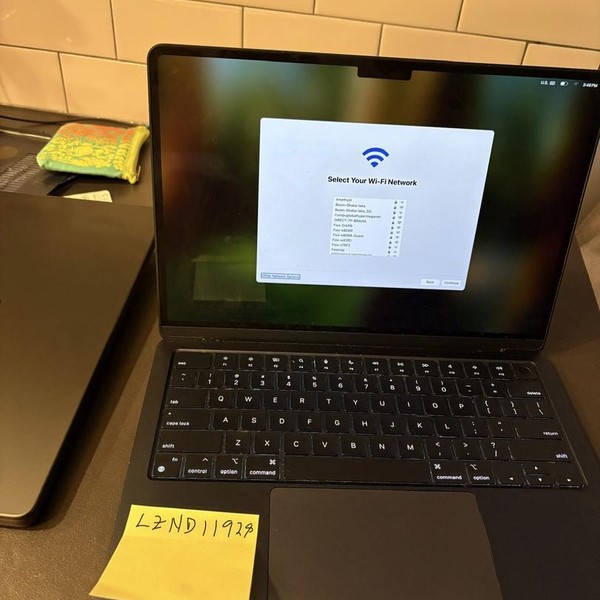 MacBook Air 2022 (M2) - 13 inch - 256 GB, Midnight, 8 GB, Apple M2