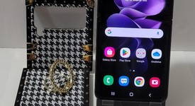 Good
													Samsung Galaxy Z Flip3 5G - Unlocked, Black, 128 GB, 8 GB, SM-F711U1, photo 1 of 8