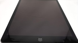 Mint
													Apple iPad 8th Gen - Unlocked, Gray, 32 GB, A2428, photo 2 of 9