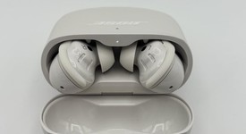 Used
													Bose QuietComfort Earbuds II - Soapstone, photo 2 of 4