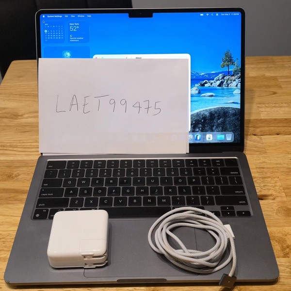 MacBook Air 2022 (M2) - 13 inch - 256 GB, Gray, 16 GB, Apple M2