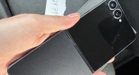 Good
													Samsung Galaxy Z Flip7 - Unlocked, Jet Black, 256 GB, 12 GB, SM-F766U1, photo 3 of 8