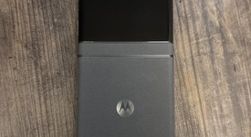 Mint
													Motorola Razr (2024) - Unlocked, Gray, 256 GB, 8 GB, photo 3 of 10