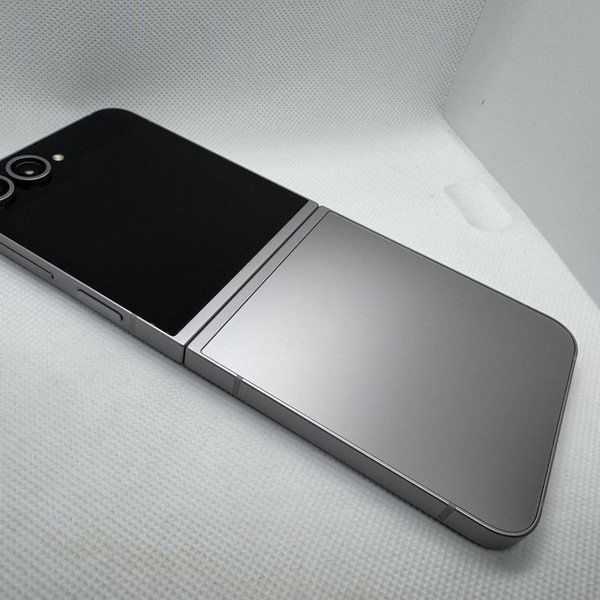 Samsung Galaxy Z Flip6 - Unlocked, 512 GB, Silver, 12 GB, SM-F741U1