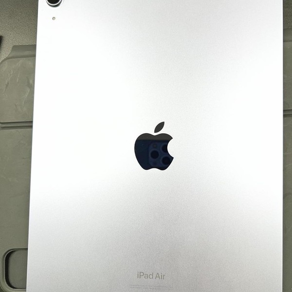 Apple iPad Air 5th Gen - Wi-Fi, 64 GB, Purple, A2588