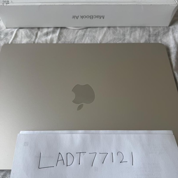 MacBook Air 2024 (M3) - 13 inch - 512 GB, Starlight, 16 GB, Apple M3, 10-core GPU