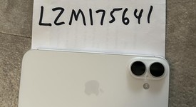 Mint
													Apple iPhone 17 - Unlocked, White, 256 GB, A3258, photo 5 of 11