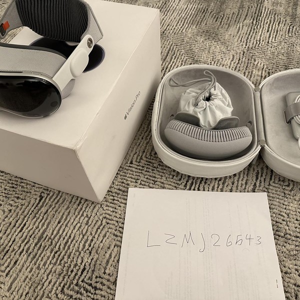 Apple Vision Pro - 256 GB