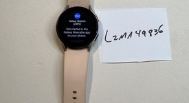 Good
													Samsung Galaxy Watch5 - Unlocked, Gold, 40mm, photo 6 of 6